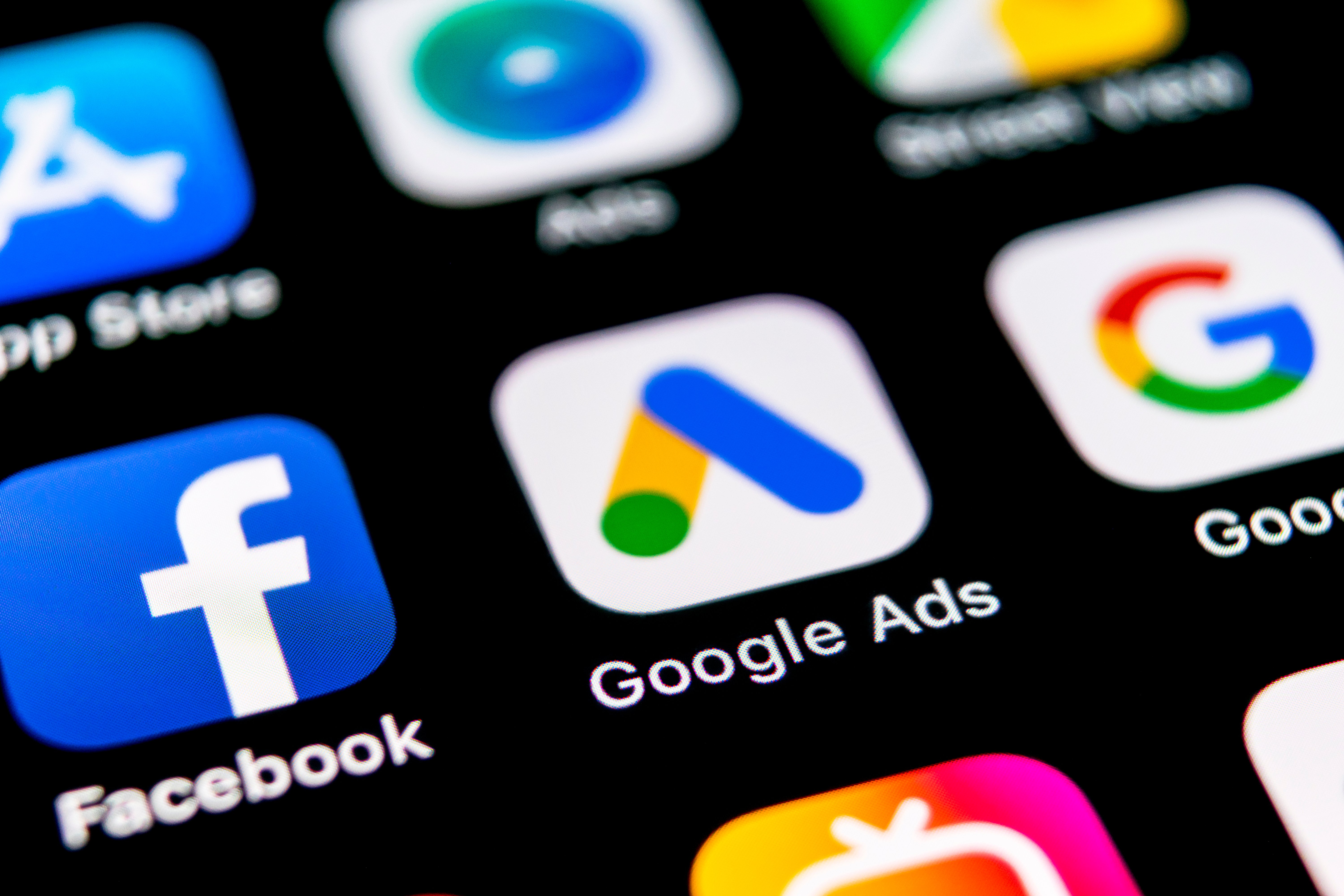 Écran de téléphone avec application Google Ads