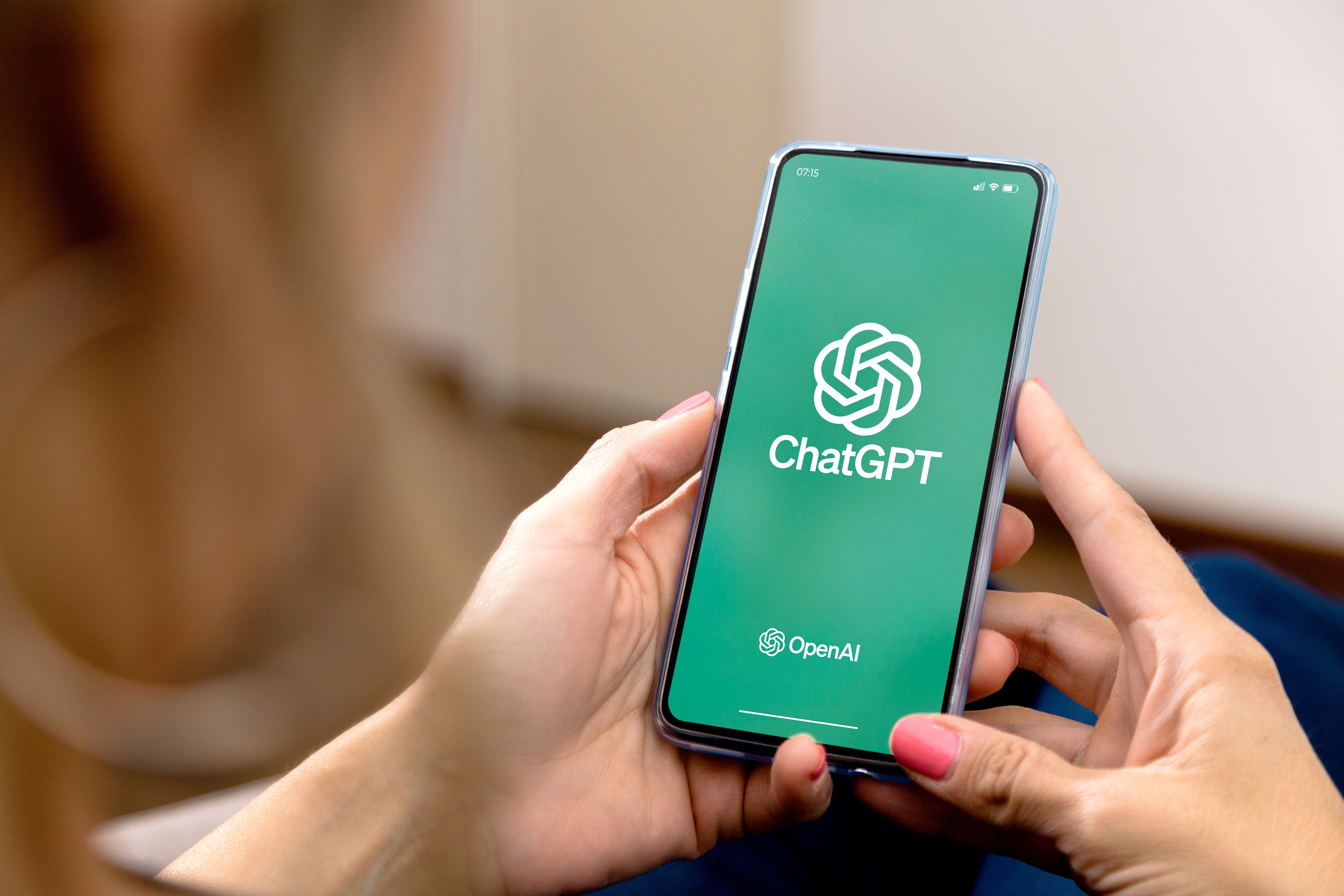 OpenAI подключает близких к спасению пользователей в кризисе